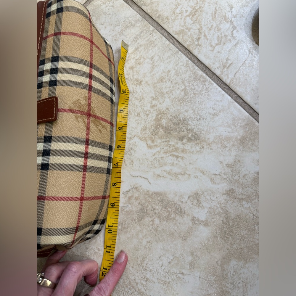 Authentic Vintage Burberry shaving kit (toiletries) in traditional novacheck. - Picture 9 of 14